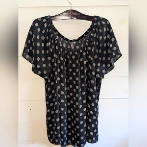 Vince Camuto Black and White Blouse Fits 1X